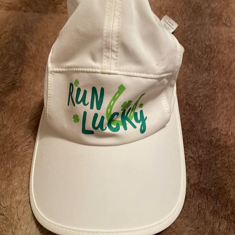 Brooks running hat